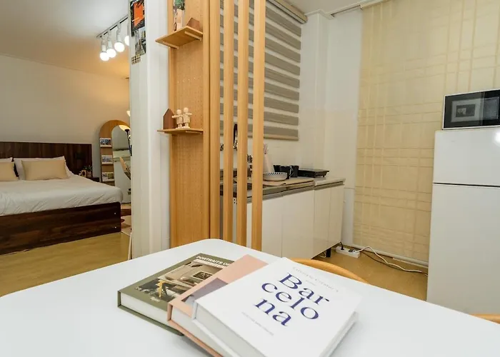 Apartamento Entire 2room Unit, Hongje Stay, Gyeongbokgung, Hongdae, Sinchon, Gwanghwamun, Independence Gate, Hongje Waterfall *